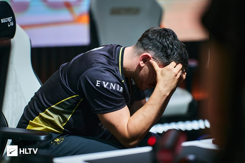 Сенсации на EWC 2026 по CS2: B8 и FUT Gaming закрывают фаворитов и выходят в плей-офф
